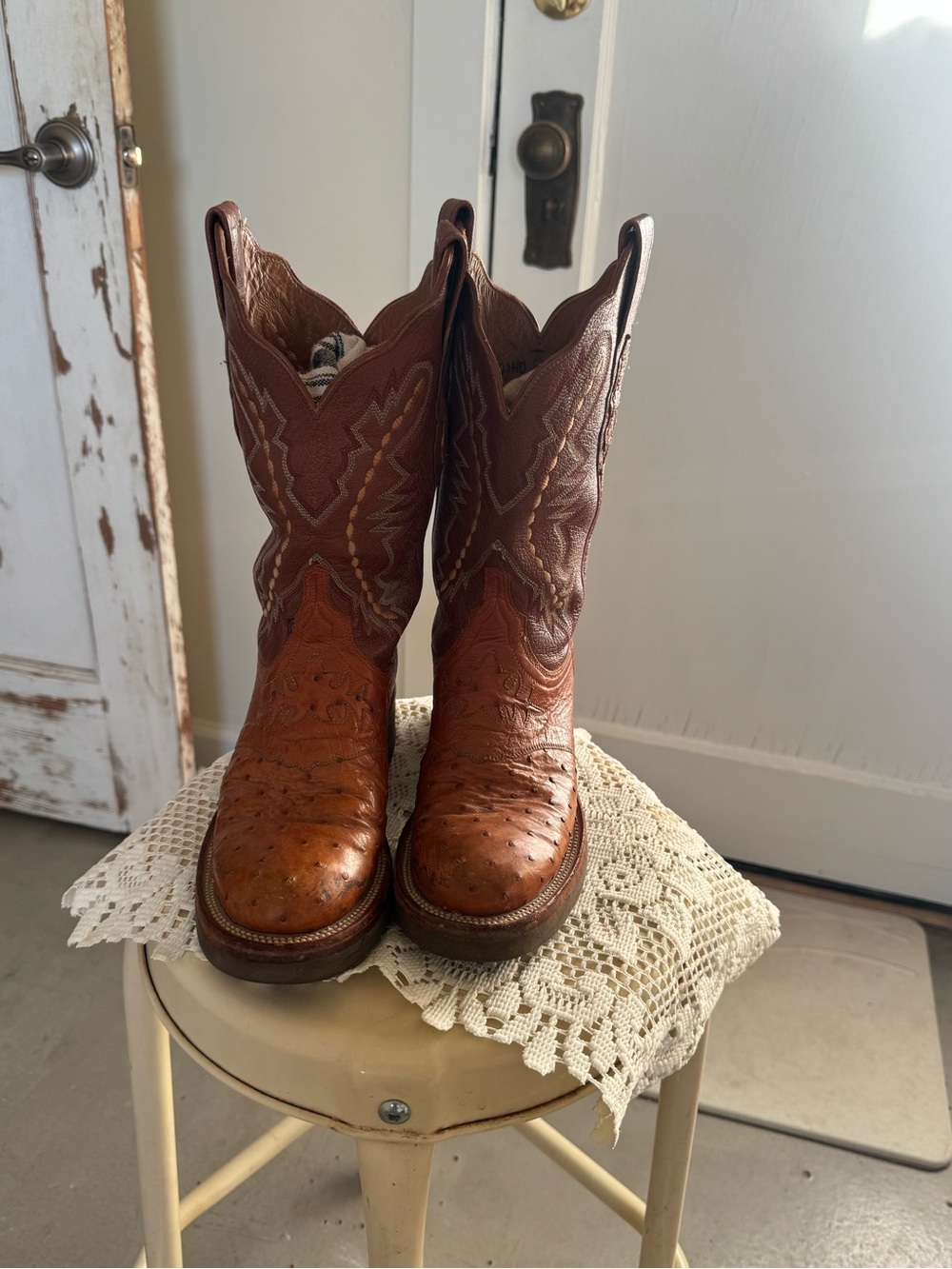 Title:
Lucchese 2000 T1501HD Full Quill Ostrich Cowboy Boots Women’s 6.5 B